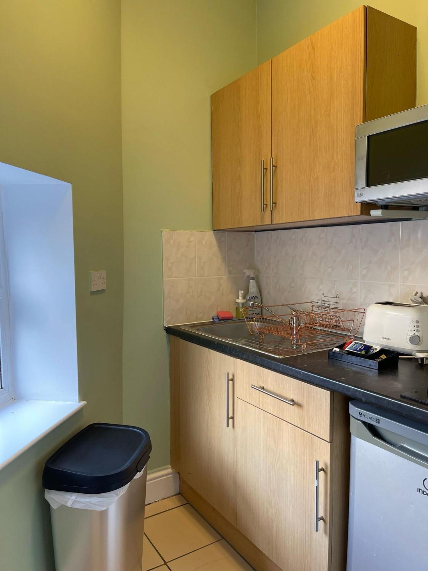 Simple Triple In King's Cross Apartment London